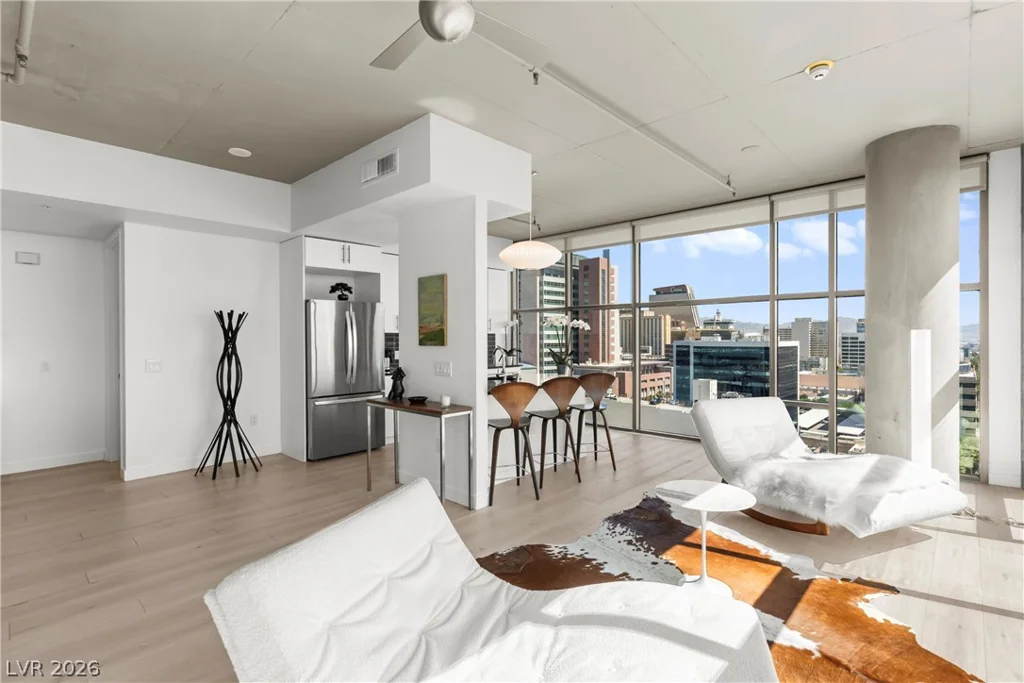 353 Bonneville, Las Vegas, NV 89101