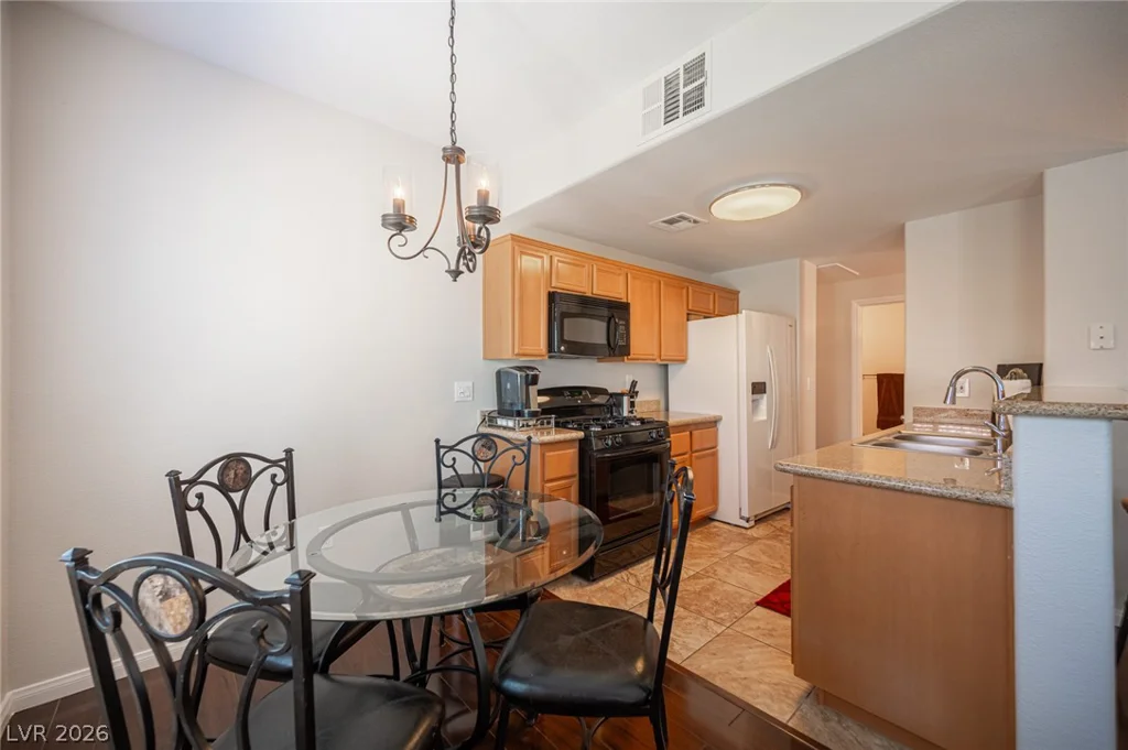 7701 Robindale, Las Vegas, NV 89113