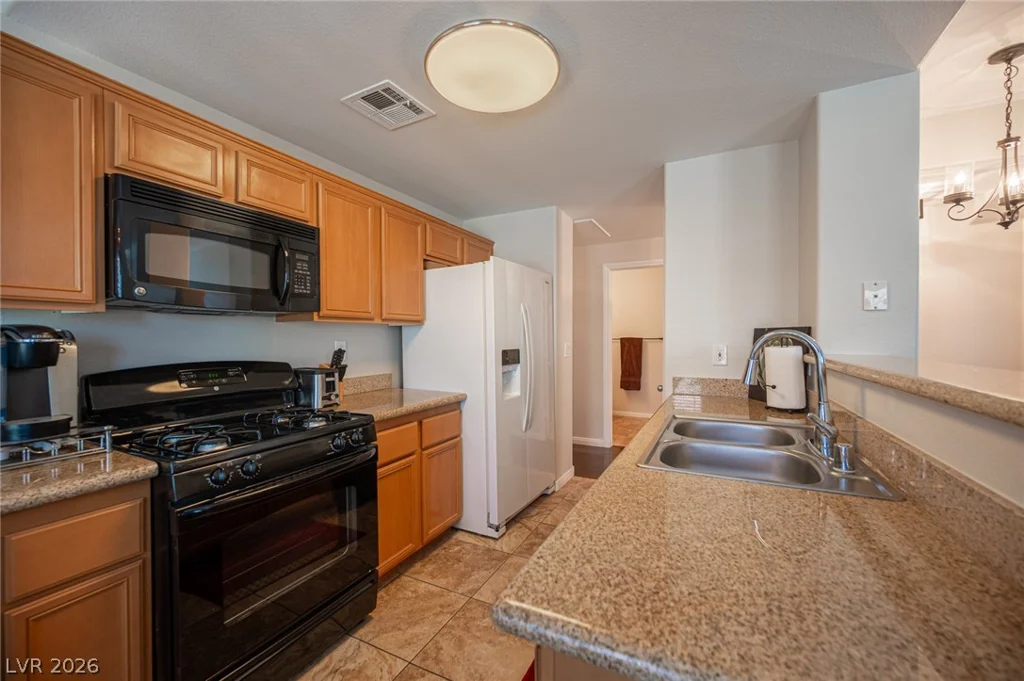 7701 Robindale, Las Vegas, NV 89113