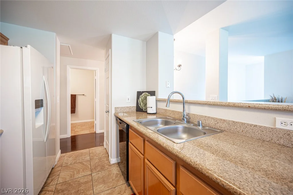 7701 Robindale, Las Vegas, NV 89113