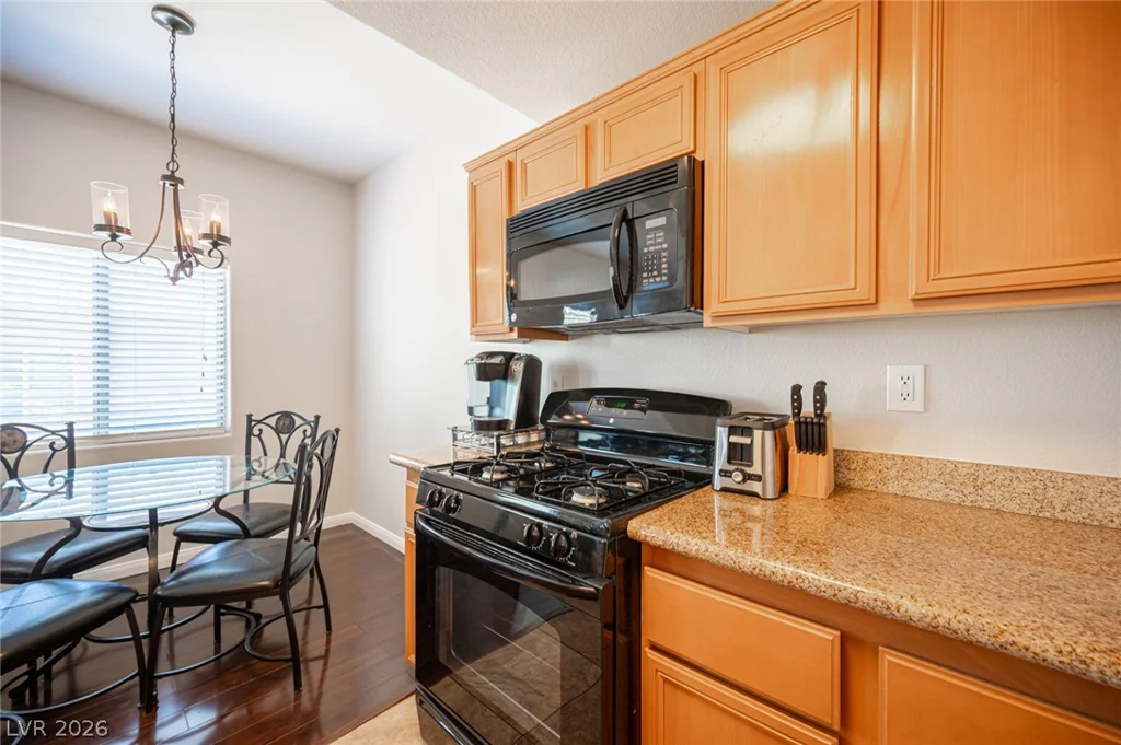7701 Robindale, Las Vegas, NV 89113