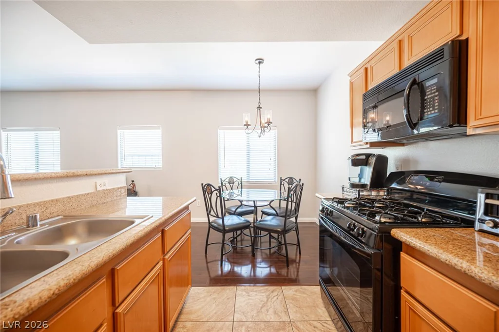 7701 Robindale, Las Vegas, NV 89113