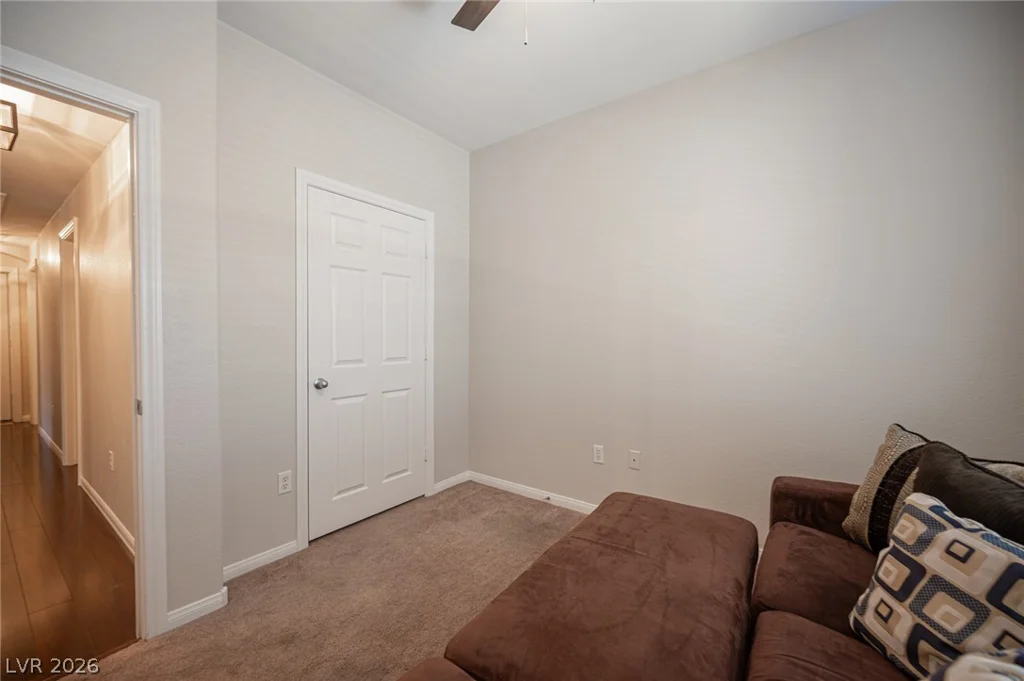 7701 Robindale, Las Vegas, NV 89113