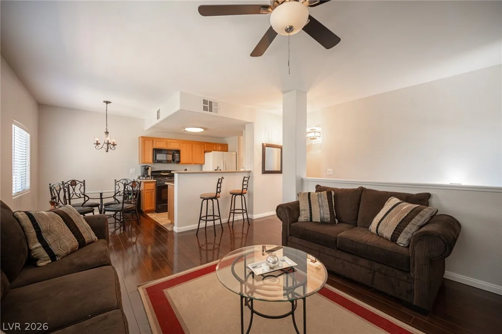 7701 Robindale, Las Vegas, NV 89113