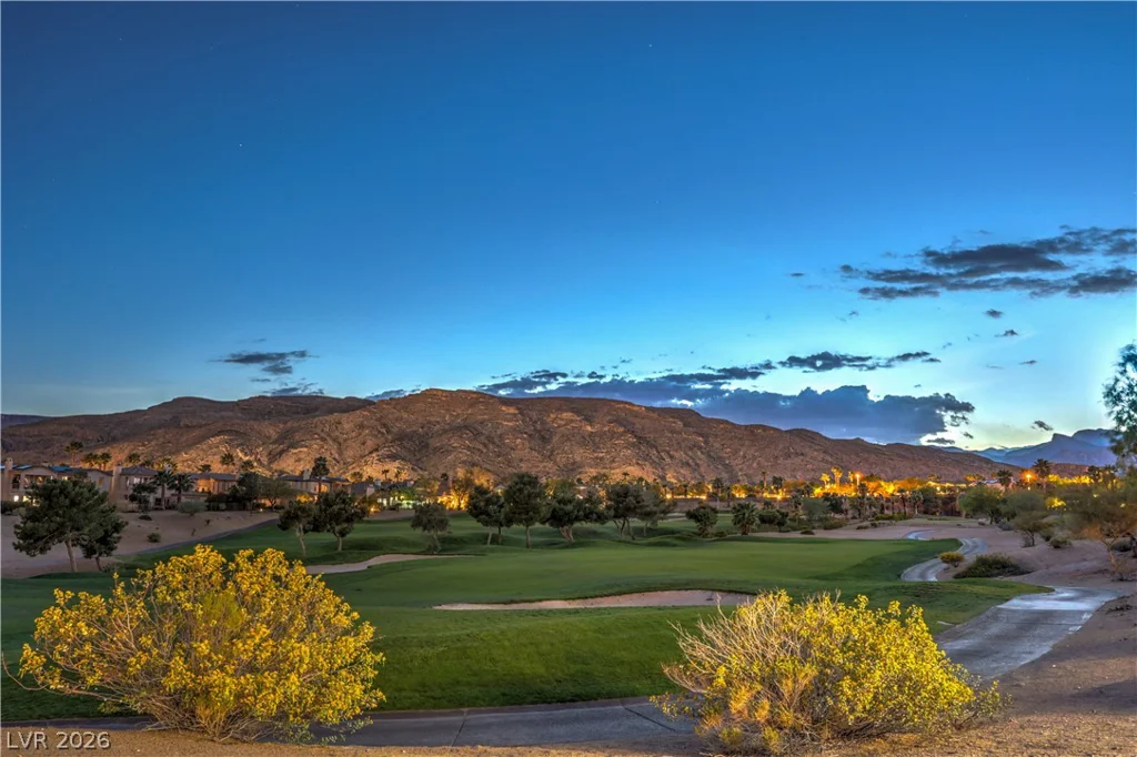 2571 Red Springs, Las Vegas, NV 89135