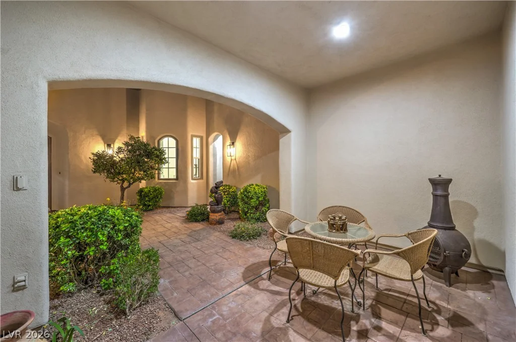 2571 Red Springs, Las Vegas, NV 89135