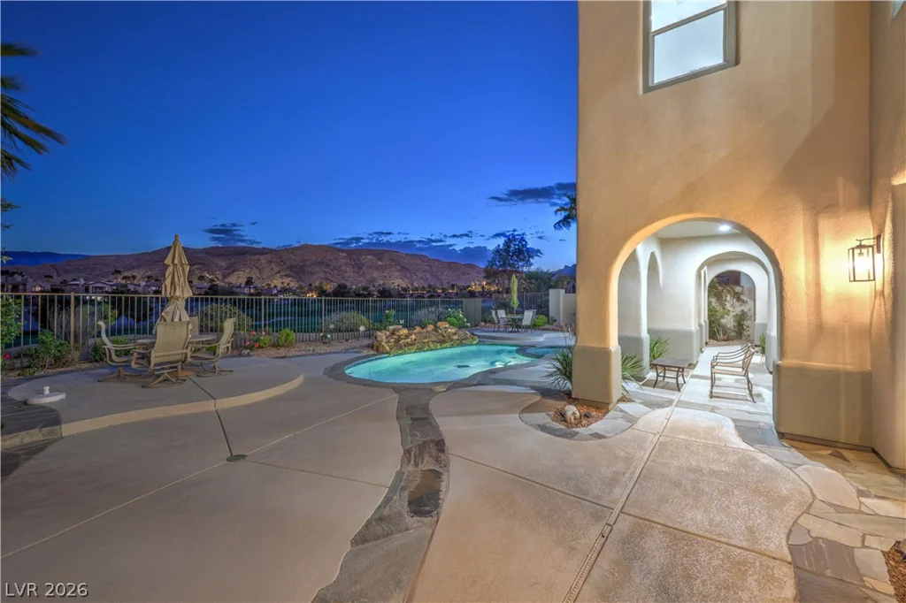 2571 Red Springs, Las Vegas, NV 89135
