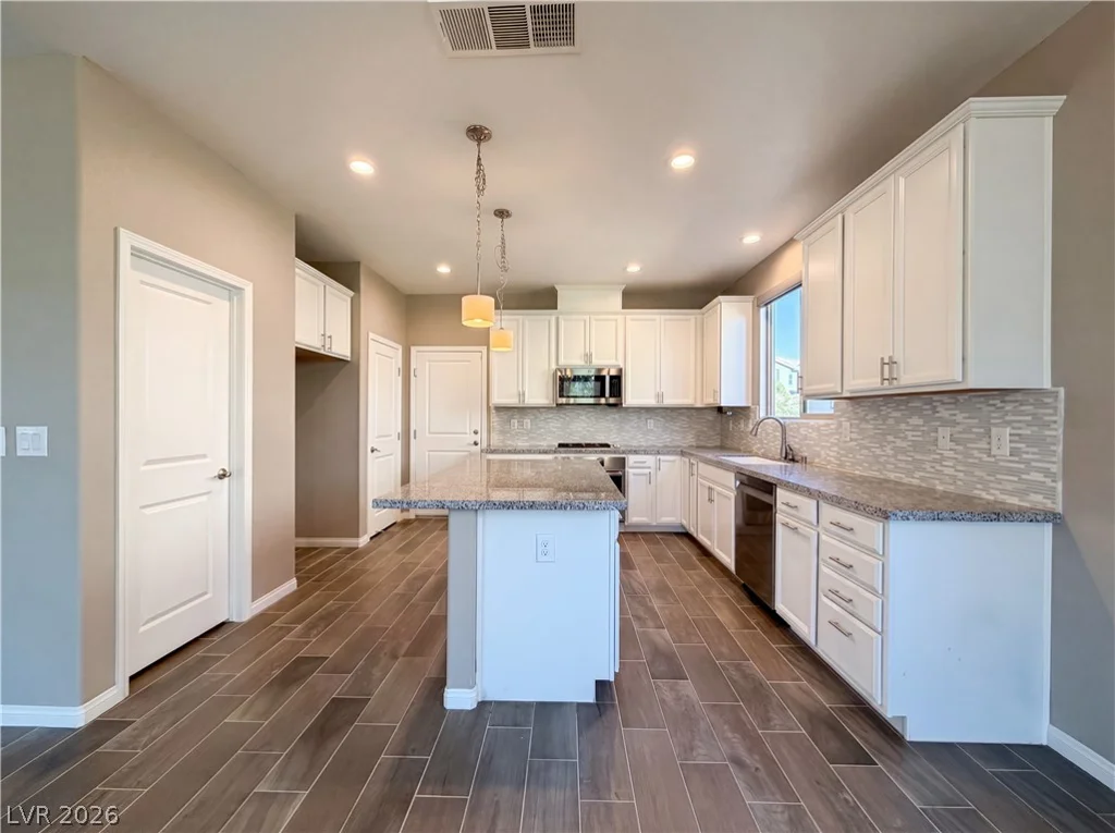 6586 Dolian Creek, Las Vegas, NV 89148