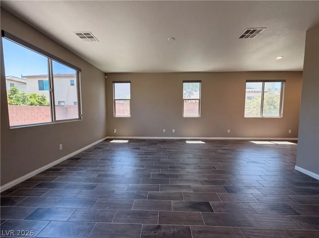 6586 Dolian Creek, Las Vegas, NV 89148