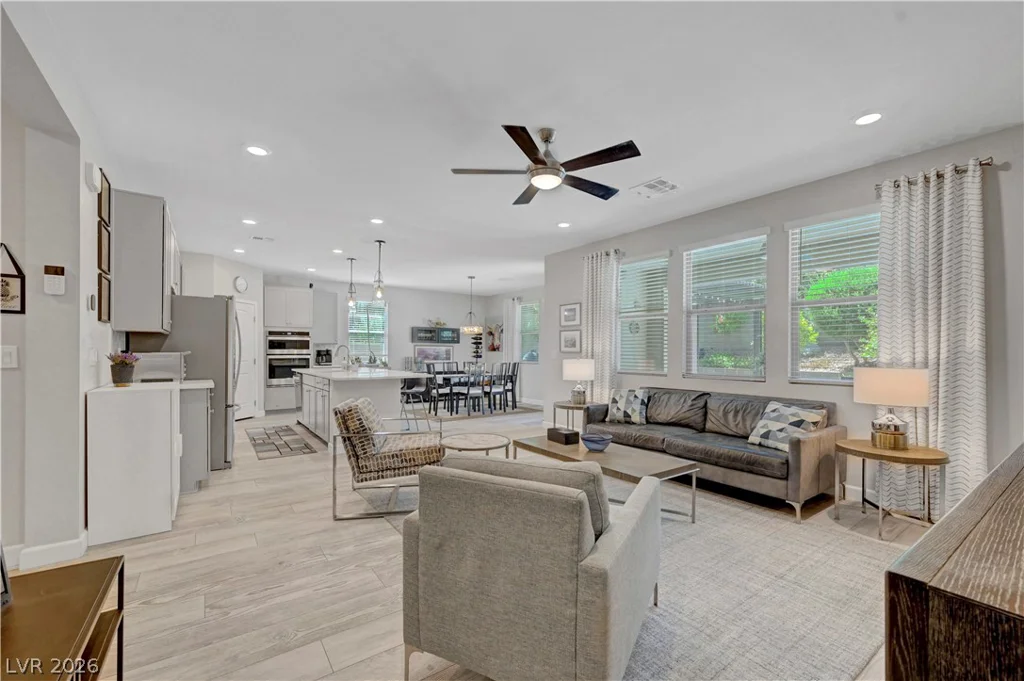 820 Riverlawn, Las Vegas, NV 89138