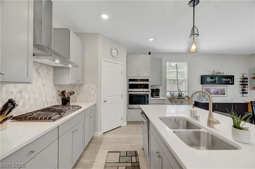 820 Riverlawn, Las Vegas, NV 89138