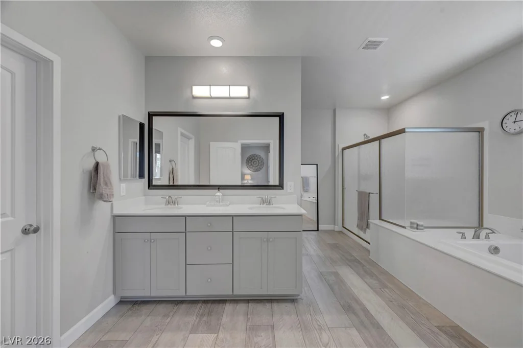 820 Riverlawn, Las Vegas, NV 89138