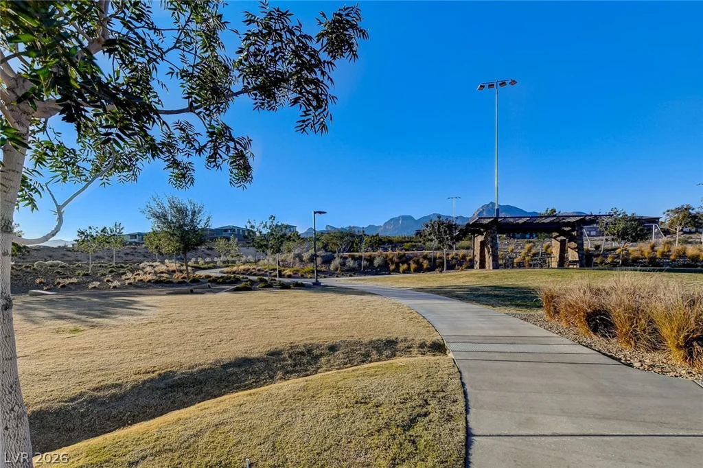 820 Riverlawn, Las Vegas, NV 89138