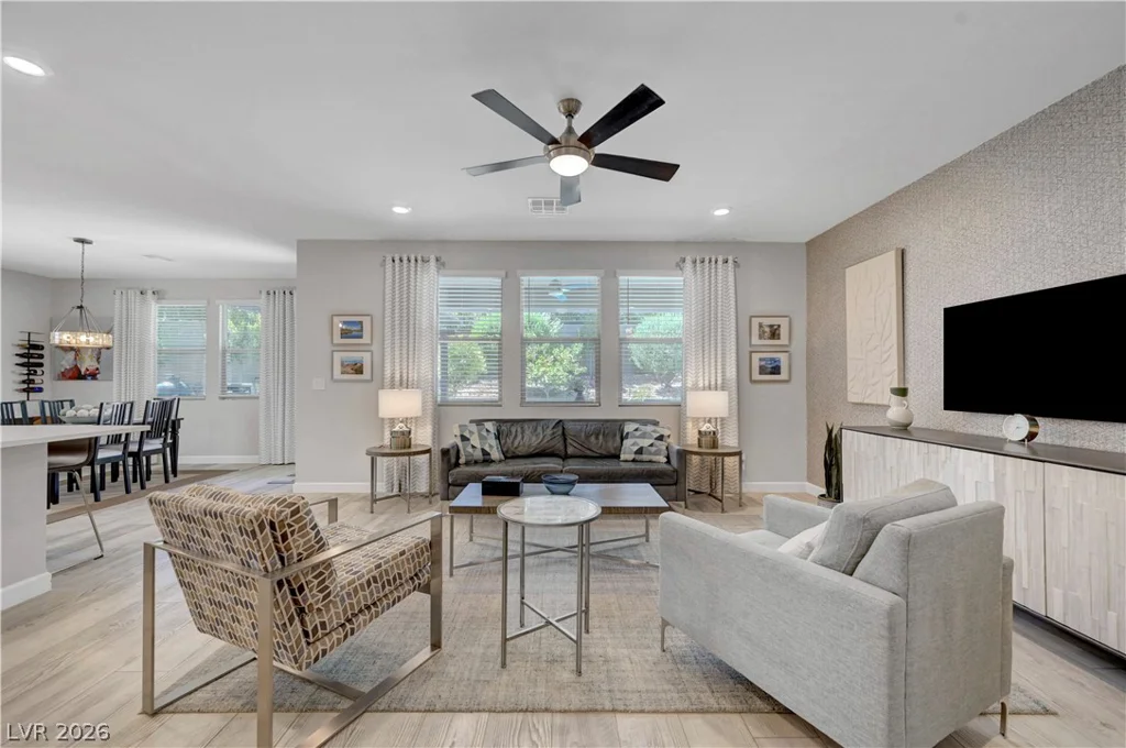 820 Riverlawn, Las Vegas, NV 89138