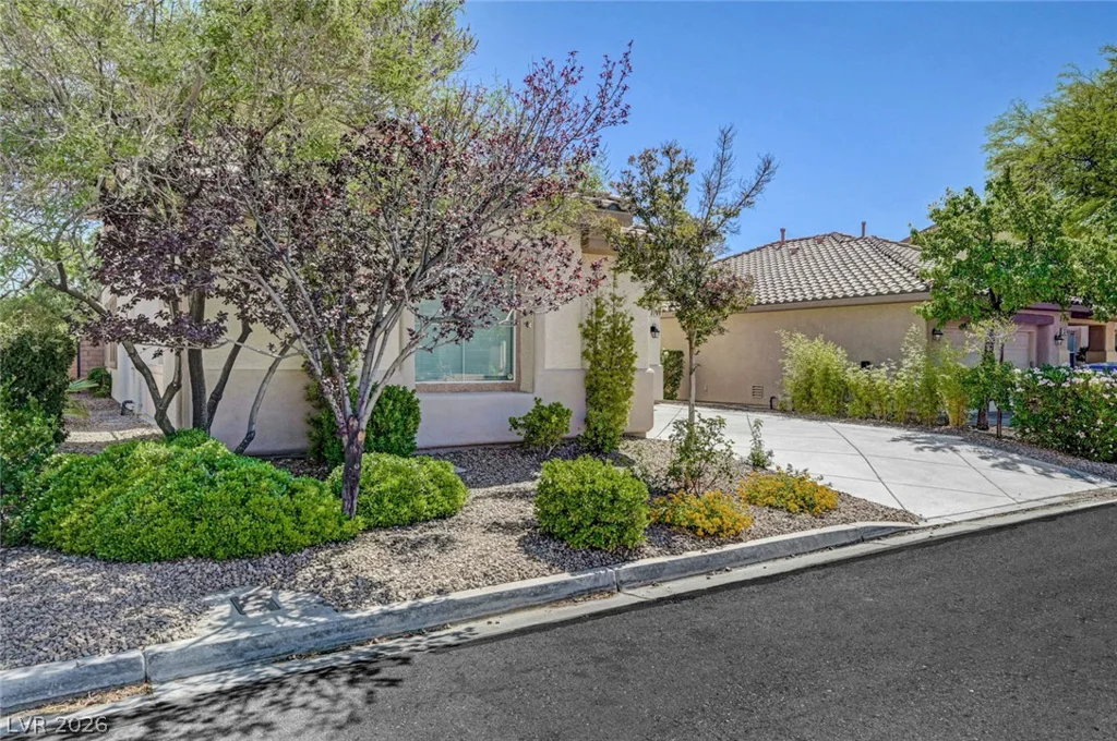 3736 Honey Crest, Las Vegas, NV 89135