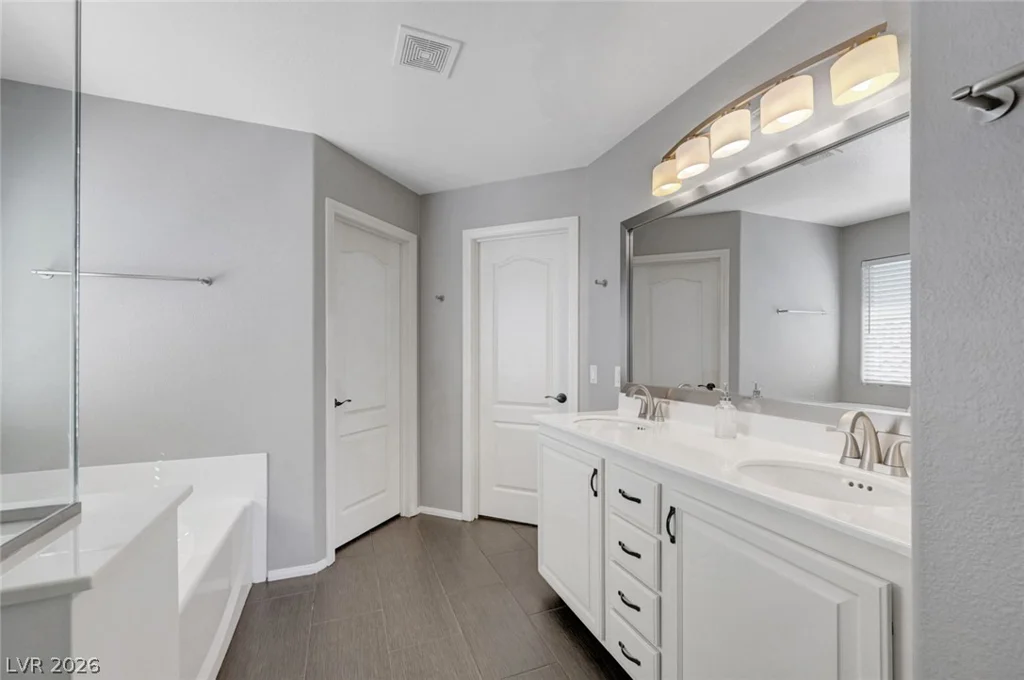 3736 Honey Crest, Las Vegas, NV 89135