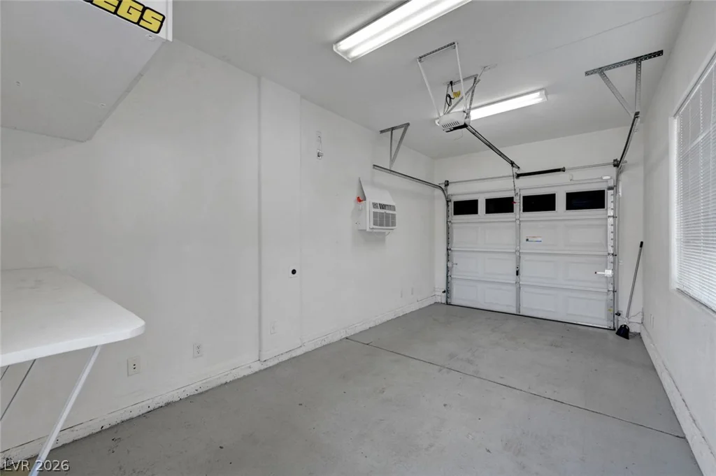 3736 Honey Crest, Las Vegas, NV 89135