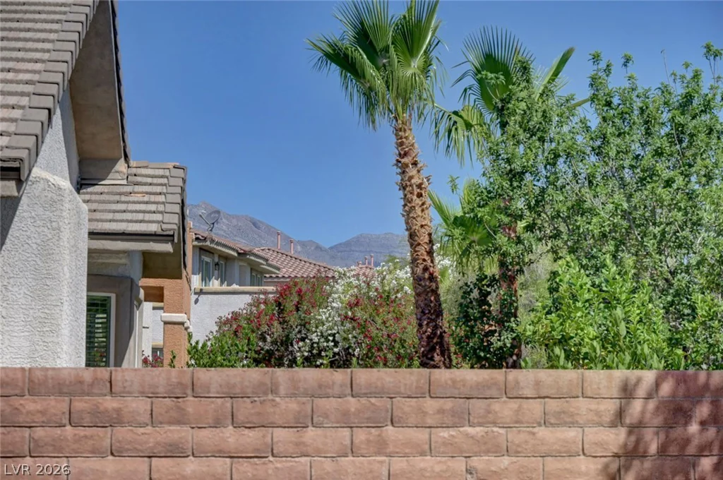 3736 Honey Crest, Las Vegas, NV 89135