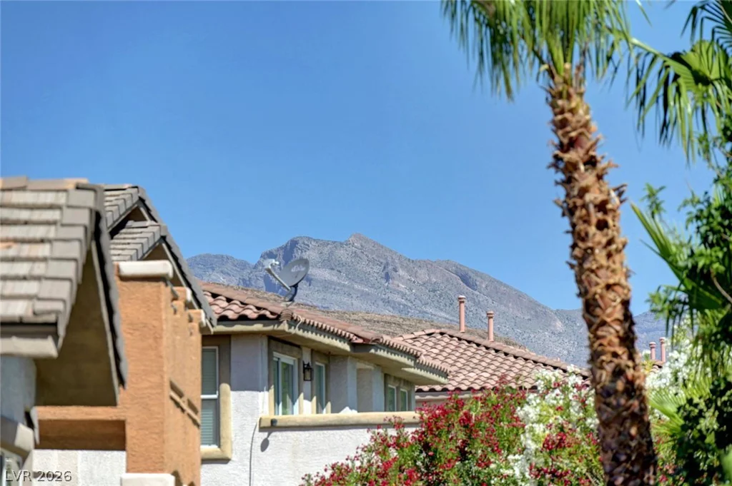 3736 Honey Crest, Las Vegas, NV 89135