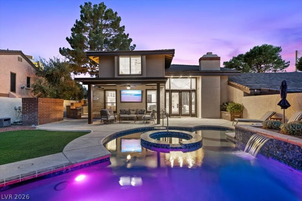 820 Pinehurst, Las Vegas, NV 89109