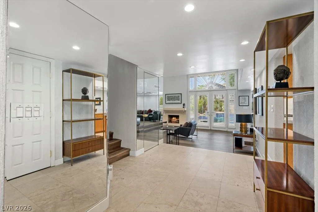820 Pinehurst, Las Vegas, NV 89109