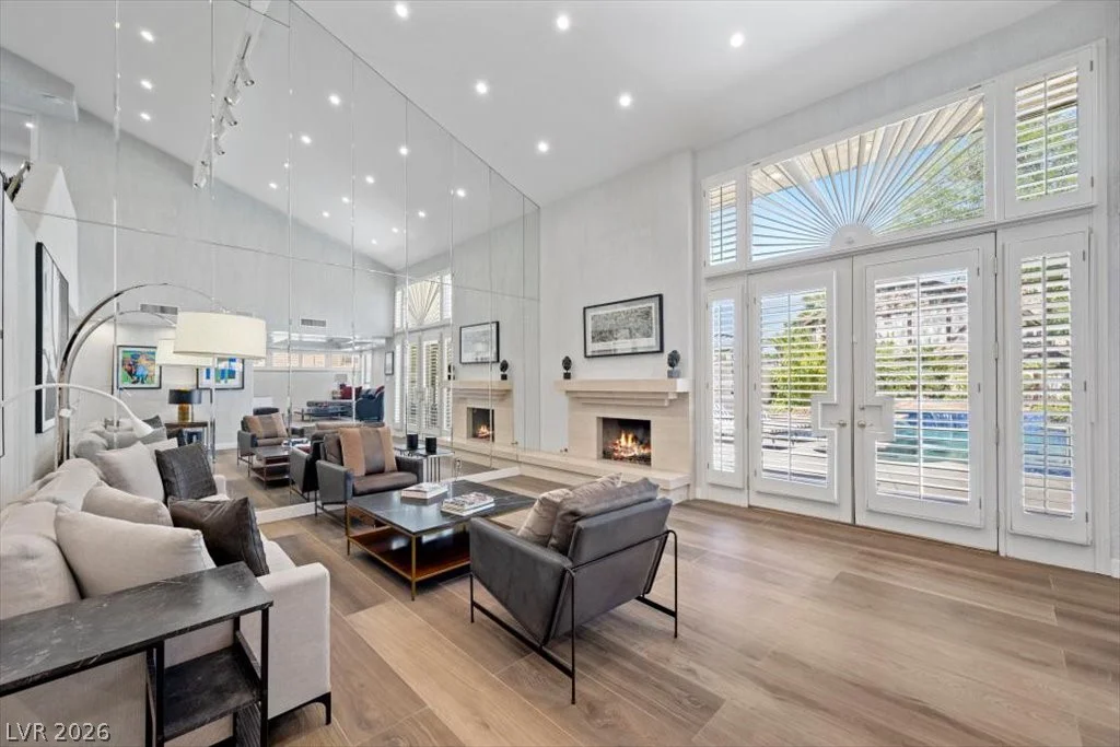 820 Pinehurst, Las Vegas, NV 89109