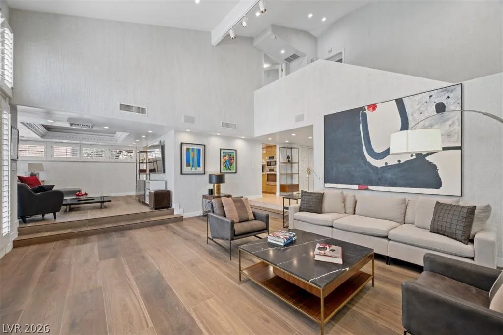 820 Pinehurst, Las Vegas, NV 89109