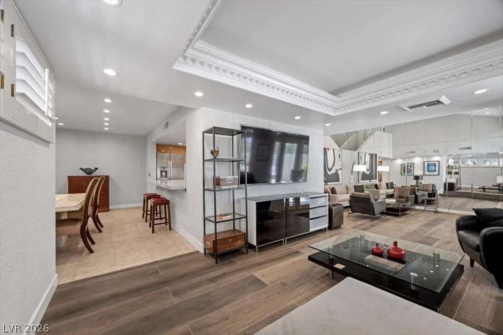 820 Pinehurst, Las Vegas, NV 89109