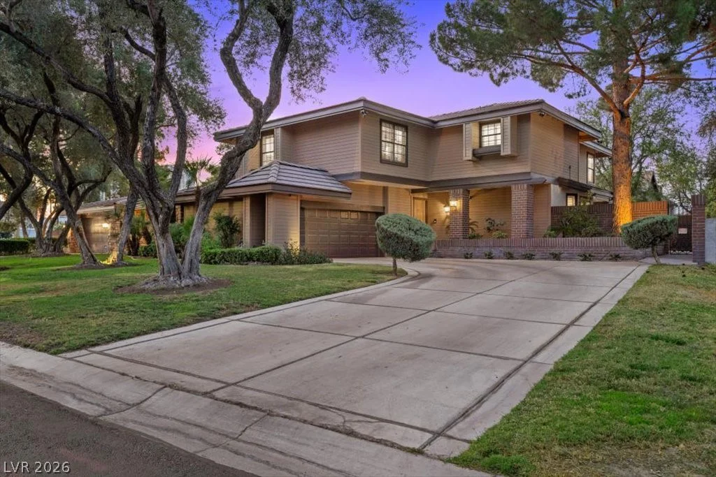 820 Pinehurst, Las Vegas, NV 89109