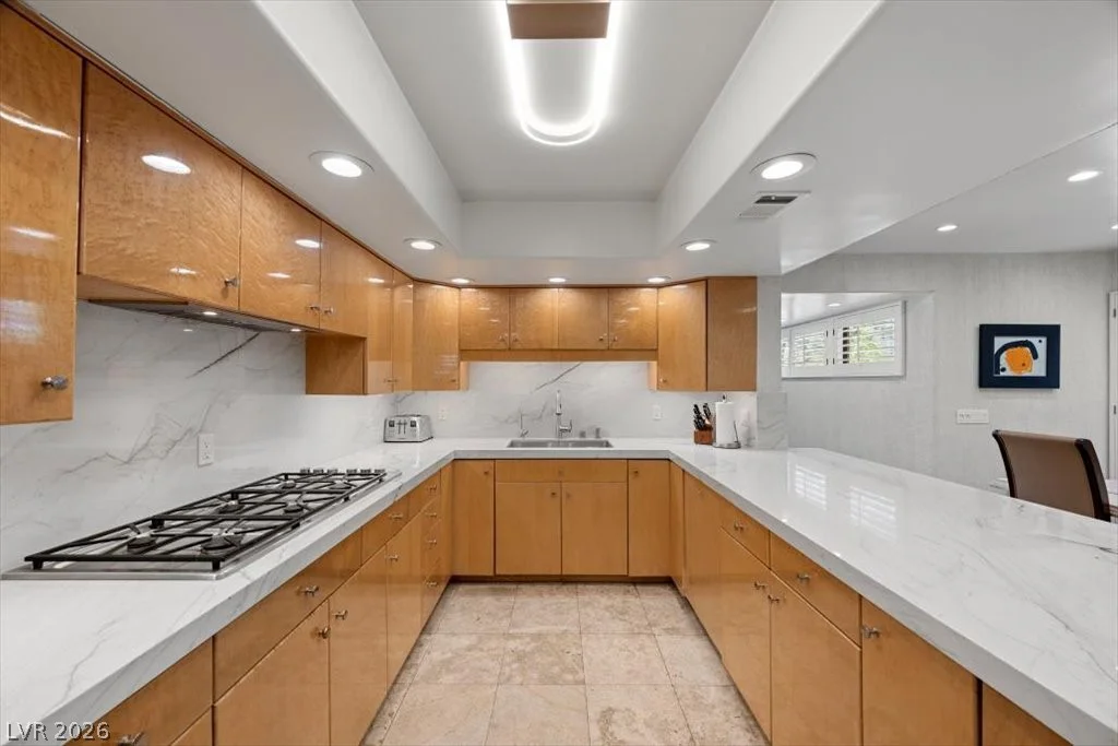 820 Pinehurst, Las Vegas, NV 89109