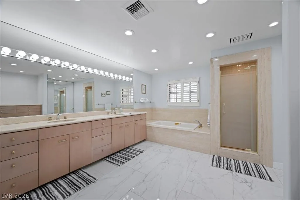 820 Pinehurst, Las Vegas, NV 89109