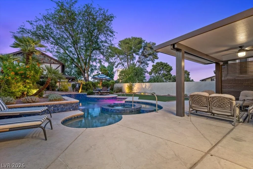 820 Pinehurst, Las Vegas, NV 89109