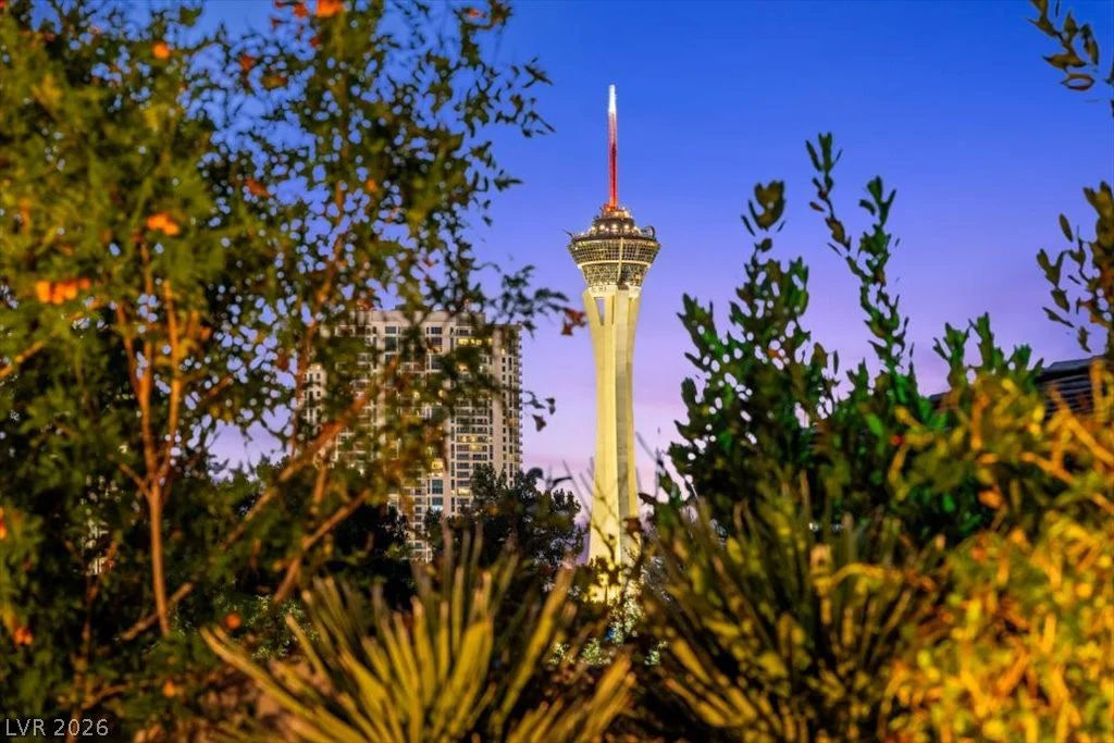 820 Pinehurst, Las Vegas, NV 89109