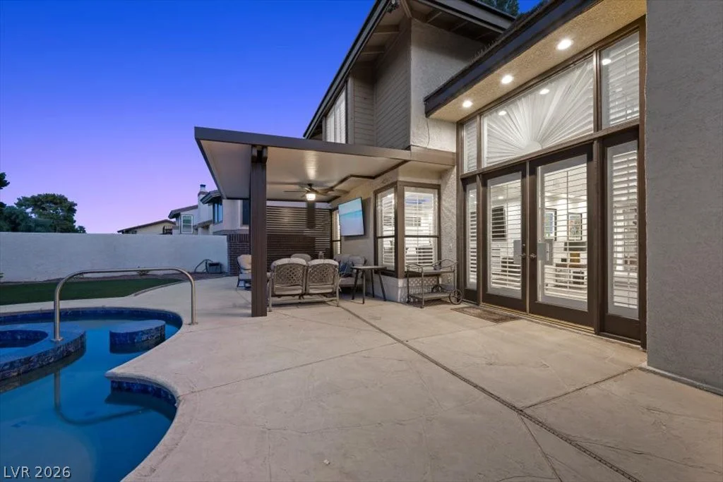 820 Pinehurst, Las Vegas, NV 89109