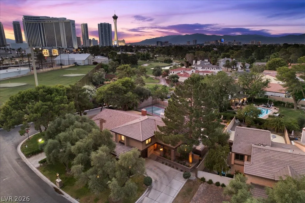 820 Pinehurst, Las Vegas, NV 89109