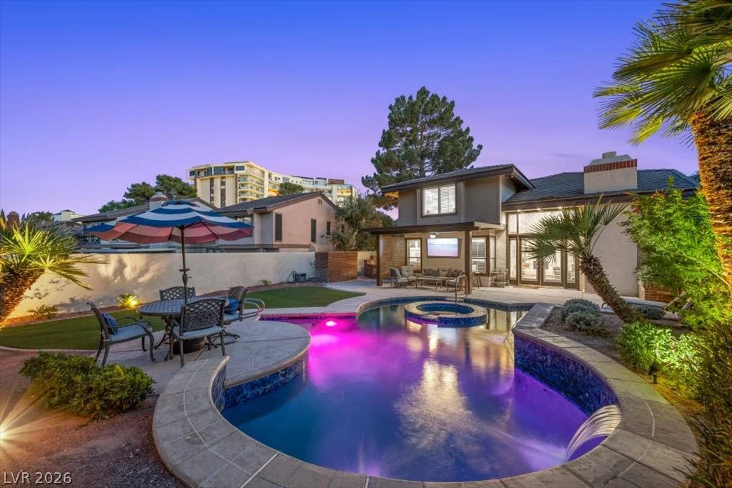 820 Pinehurst, Las Vegas, NV 89109