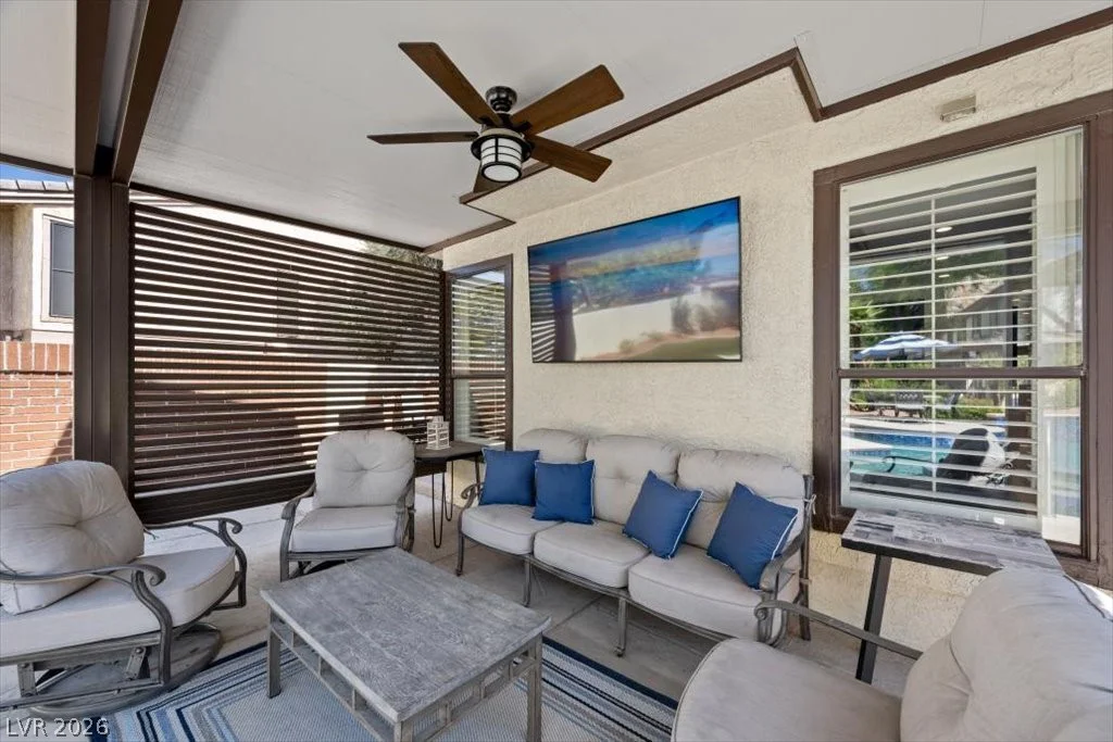 820 Pinehurst, Las Vegas, NV 89109