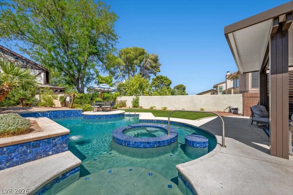 820 Pinehurst, Las Vegas, NV 89109