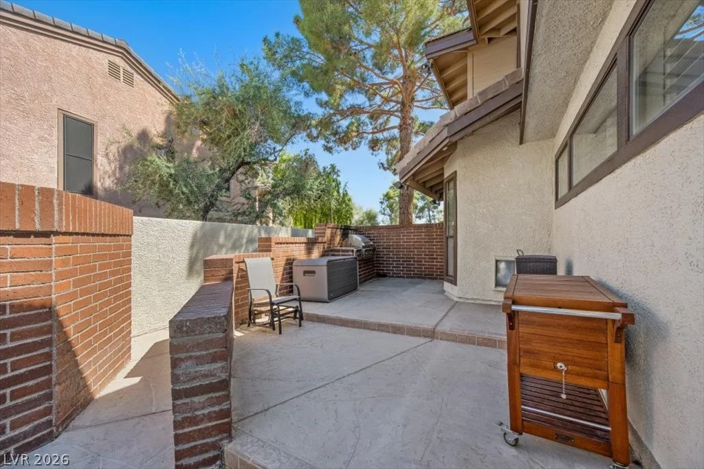 820 Pinehurst, Las Vegas, NV 89109