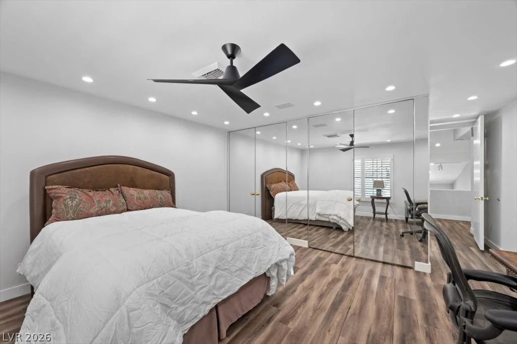 820 Pinehurst, Las Vegas, NV 89109