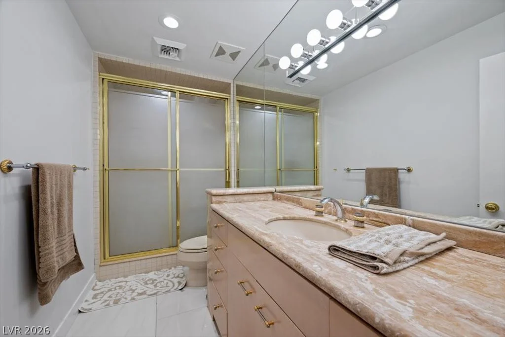 820 Pinehurst, Las Vegas, NV 89109