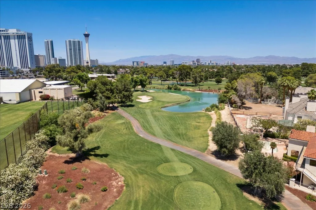 820 Pinehurst, Las Vegas, NV 89109