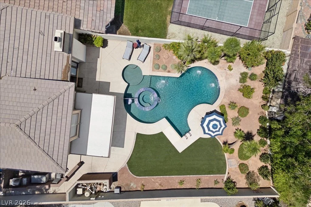 820 Pinehurst, Las Vegas, NV 89109