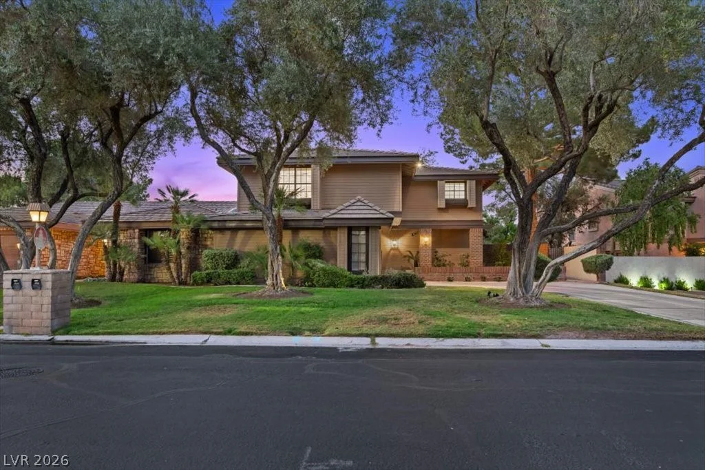 820 Pinehurst, Las Vegas, NV 89109