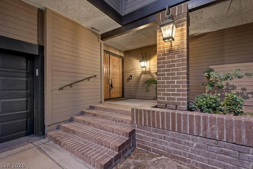 820 Pinehurst, Las Vegas, NV 89109