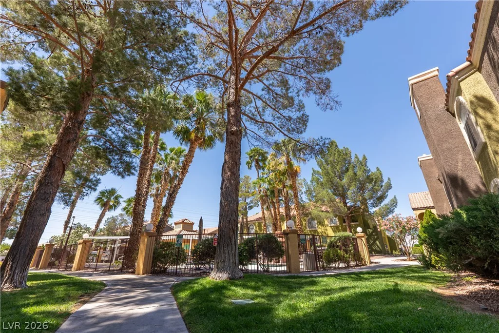 7950 Flamingo, Las Vegas, NV 89147