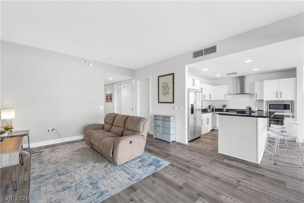 4525 Dean Martin, Las Vegas, NV 89103