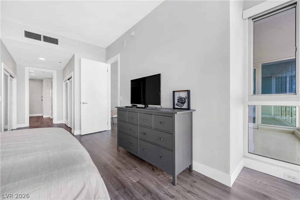 4525 Dean Martin, Las Vegas, NV 89103