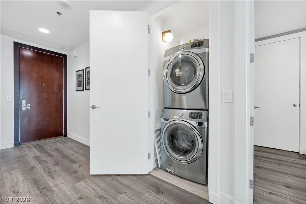 4525 Dean Martin, Las Vegas, NV 89103