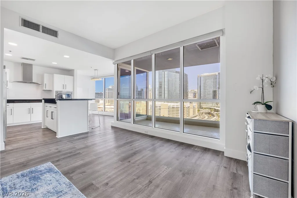 4525 Dean Martin, Las Vegas, NV 89103